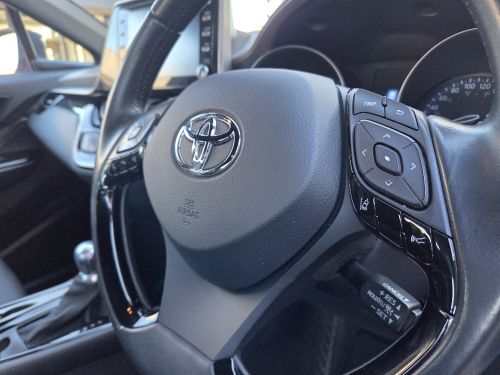 2021 TOYOTA C-HR 1.2T LUXURY CVT
