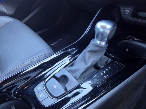 2021 TOYOTA C-HR 1.2T LUXURY CVT