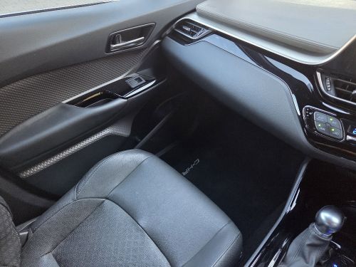 2021 TOYOTA C-HR 1.2T LUXURY CVT